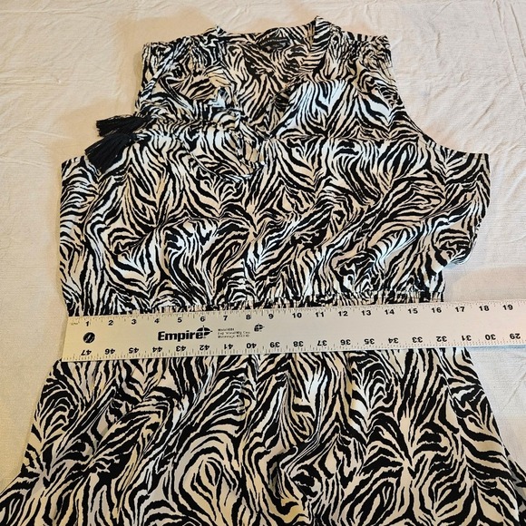 Saks Fifth Avenue Sleeveless Zebra Print‎ Ruffle Bottom Mini Dress Large - Picture 11 of 12